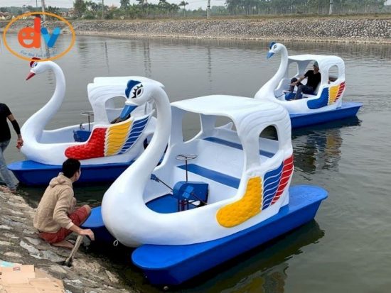 lưu ý an toàn khi chơi đạp vịt ở hồ