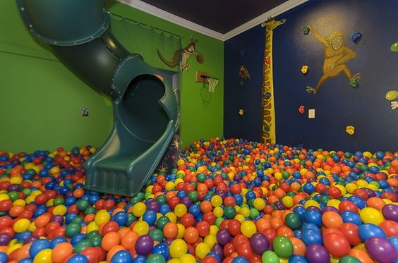 nhà bóng mầm non