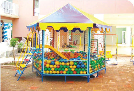 nhà bóng mầm non