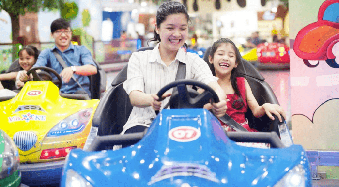 Quy tắc chơi trò chơi xe điện đụng trong công viên